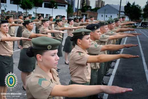 Carreira militar feminina 2023: idade e como ingressar